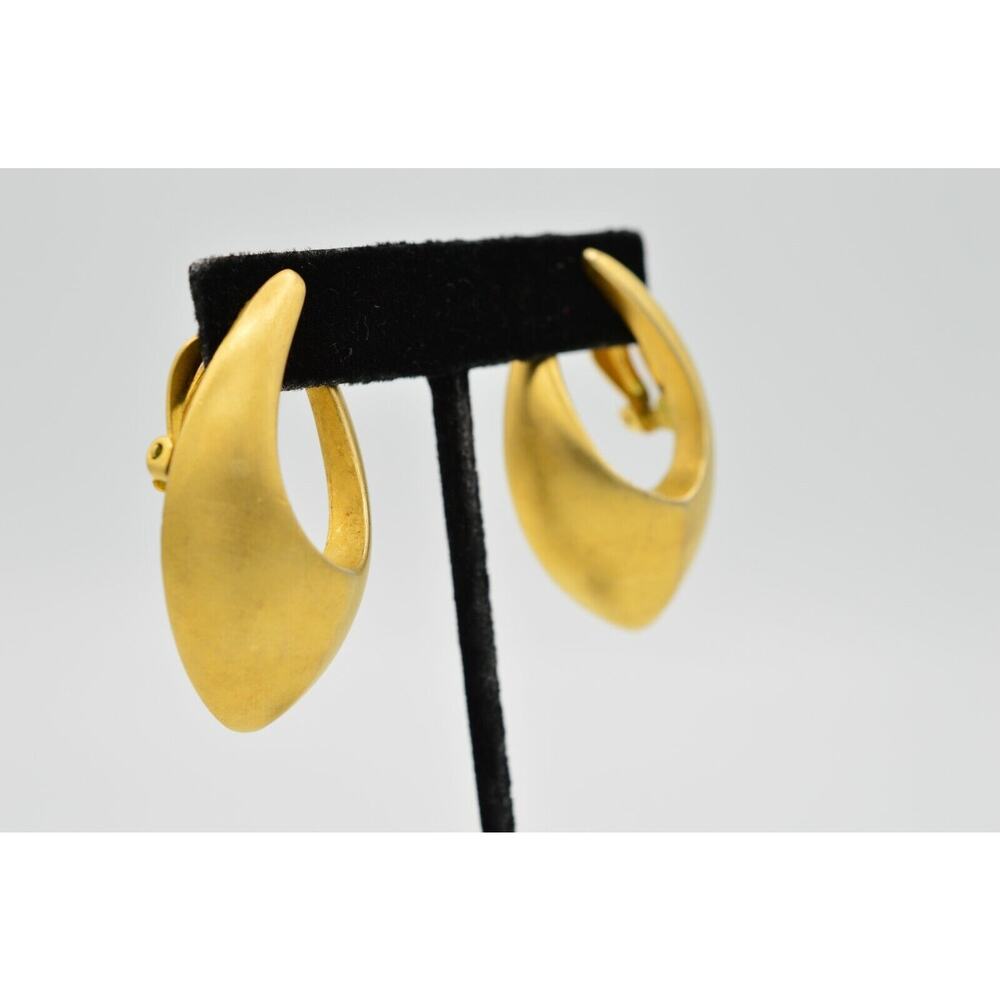 Givenchy Vintage Clip On Earrings Brushed Gold Chunky Runway Signed 1980s BinH - Picture 4 of 12